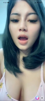 Babyfe Belahan Dada Montok