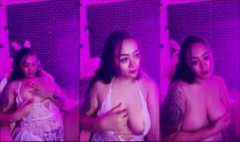 Lorenza Toket Gede Lepas Kaosnya Remas Desah